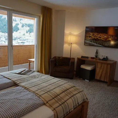 Ξενοδοχείο με διαμερίσματα Ideal 4*