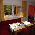 理想公寓 4*