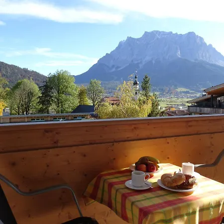 Hotel apartamentowy Ideal 4*